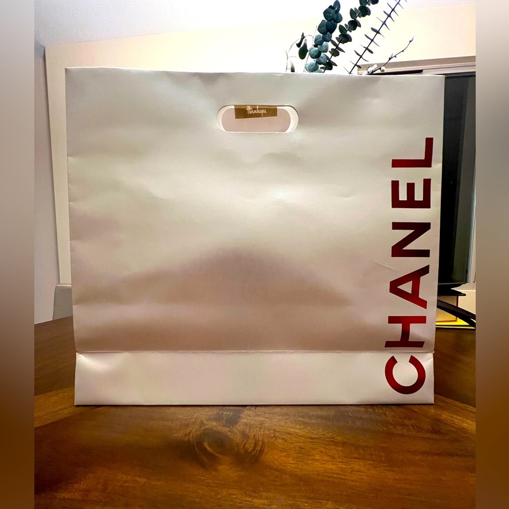 Chanel shopping bag